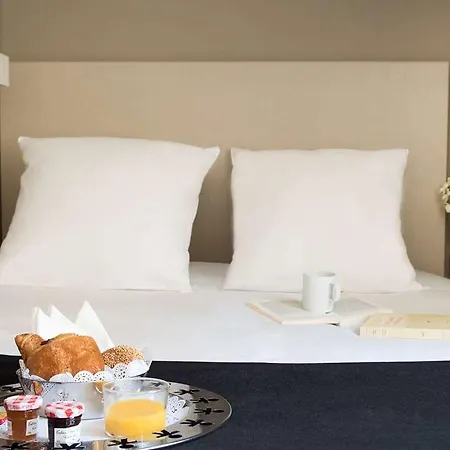 Helzear Montparnasse 4*