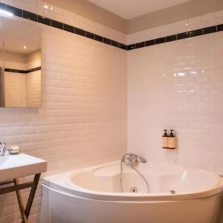 Suites&hôtel Helzear Montparnasse 4*