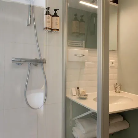 Helzear Montparnasse 4*