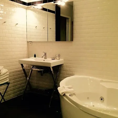Helzear Montparnasse 4*