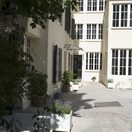 Suites&hôtel Helzear Montparnasse Hotel 4*