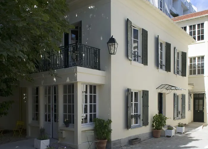 Helzear Montparnasse 4*