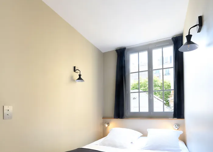 Helzear Montparnasse מלון 4*